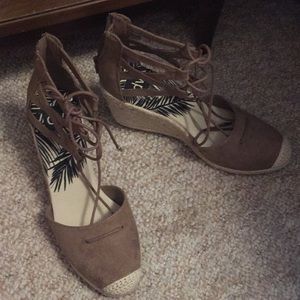 Brown Wedges